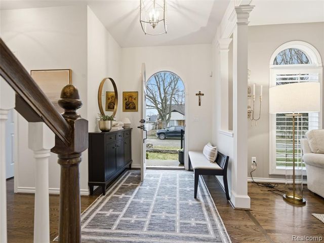 307 Taylor Avenue, Rochester, MI 48307