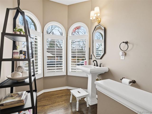 307 Taylor Avenue, Rochester, MI 48307