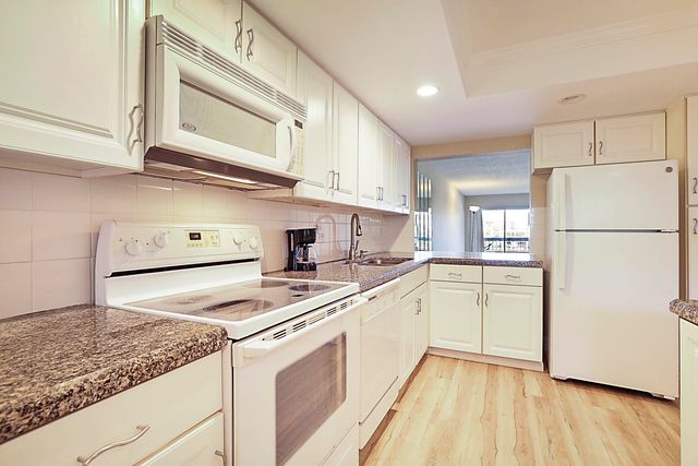 1036 Us Highway 1 216, North Palm Beach, FL 33408