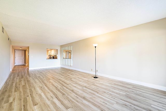 1036 Us Highway 1 216, North Palm Beach, FL 33408