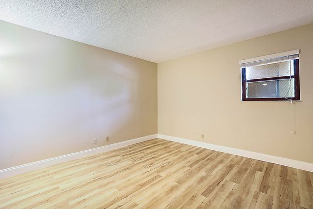 1036 Us Highway 1 216, North Palm Beach, FL 33408