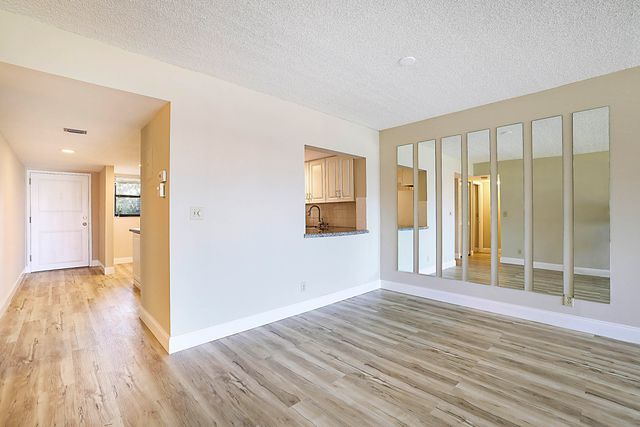 1036 Us Highway 1 216, North Palm Beach, FL 33408