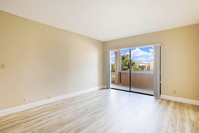 1036 Us Highway 1 216, North Palm Beach, FL 33408