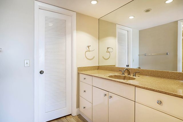 1036 Us Highway 1 216, North Palm Beach, FL 33408