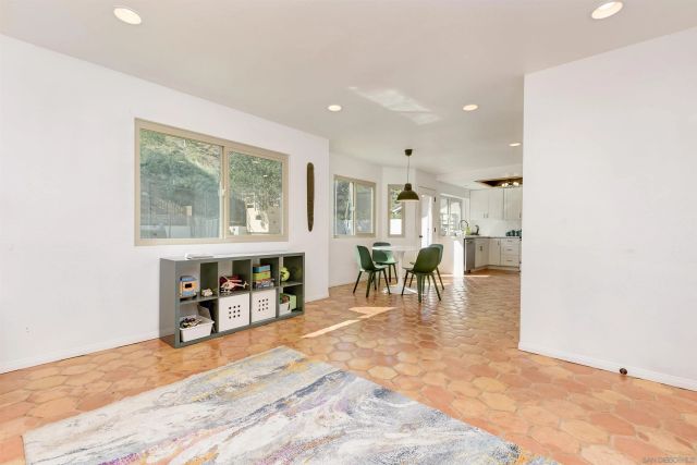 2735 Waterbury Way, Carlsbad, CA 92010