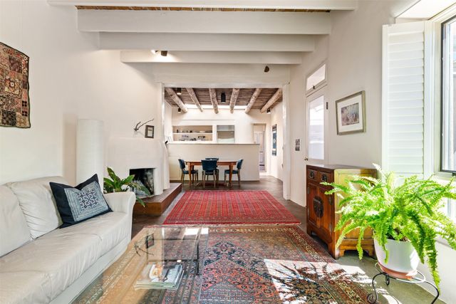 22 La Vega, Galisteo, NM 87540