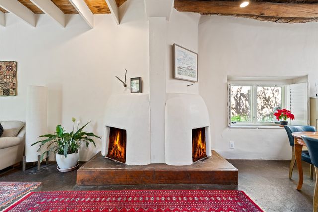22 La Vega, Galisteo, NM 87540