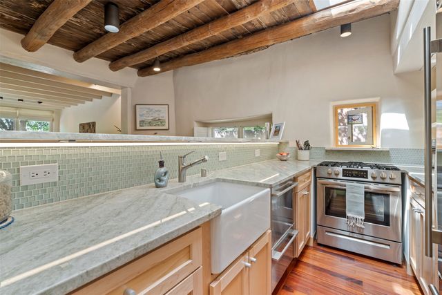 22 La Vega, Galisteo, NM 87540