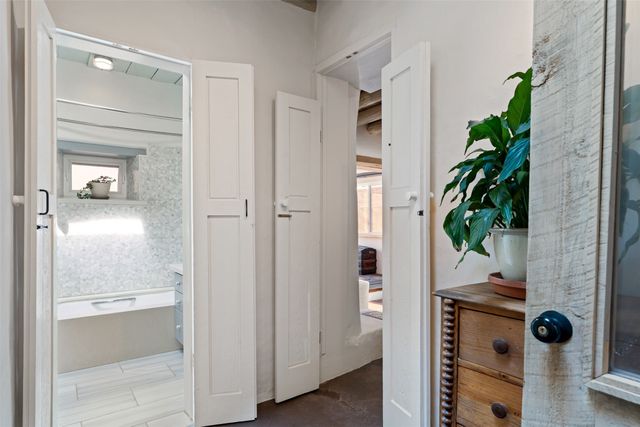 22 La Vega, Galisteo, NM 87540