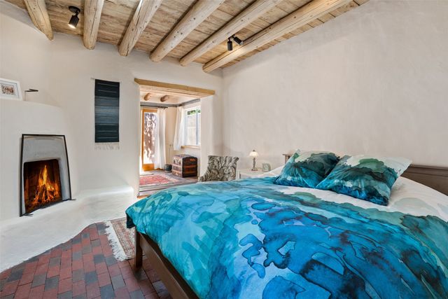 22 La Vega, Galisteo, NM 87540