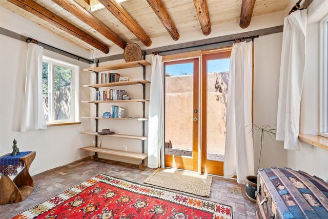 22 La Vega, Galisteo, NM 87540