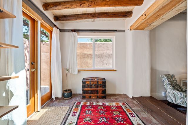 22 La Vega, Galisteo, NM 87540