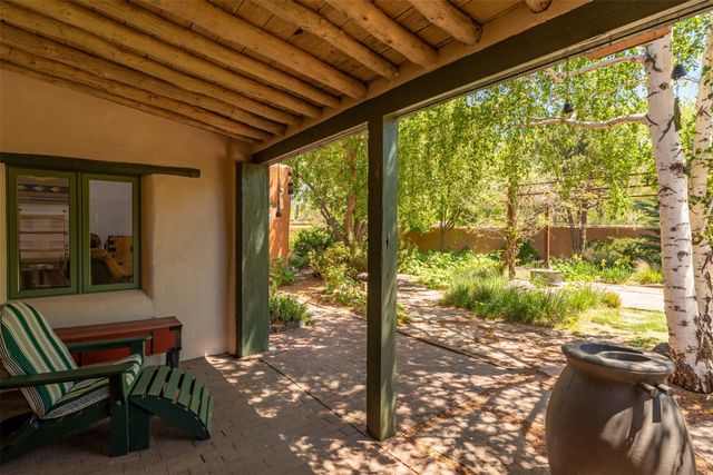 22 La Vega, Galisteo, NM 87540