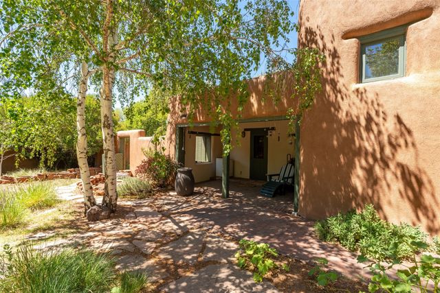 22 La Vega, Galisteo, NM 87540