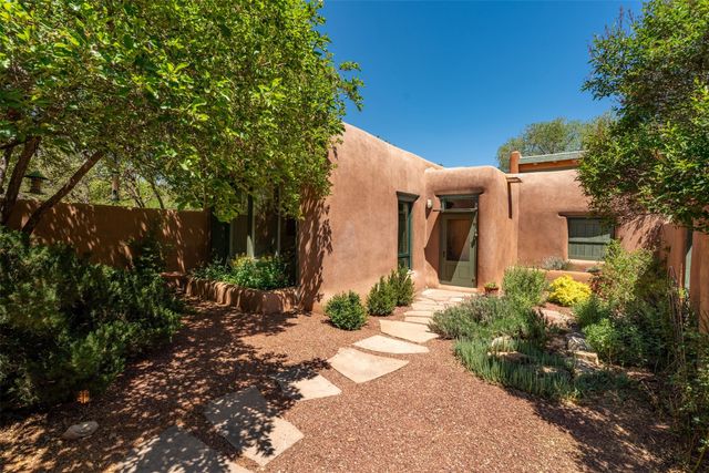 22 La Vega, Galisteo, NM 87540