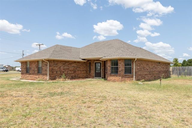 893 S Cemetery Road, Tuttle, OK 73089