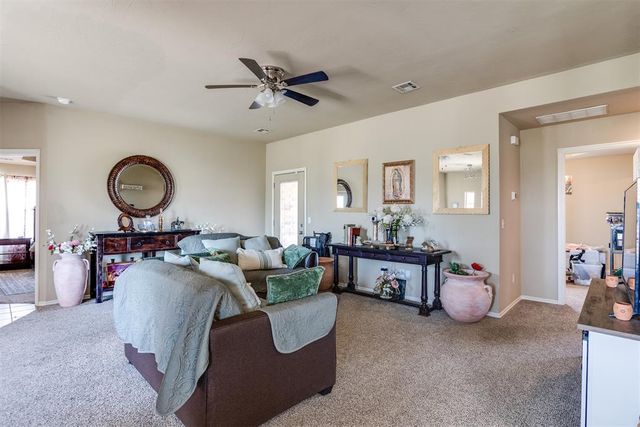 893 S Cemetery Road, Tuttle, OK 73089