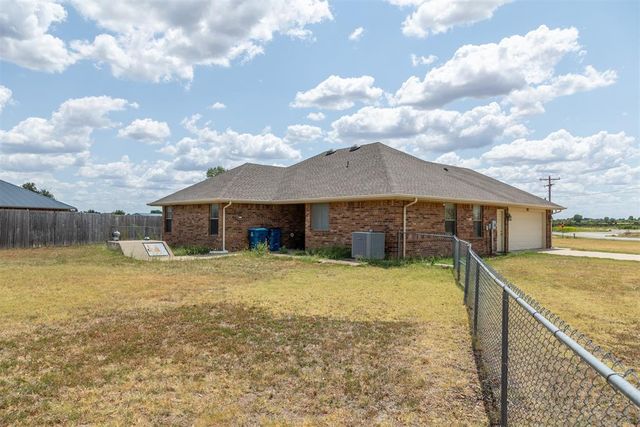 893 S Cemetery Road, Tuttle, OK 73089