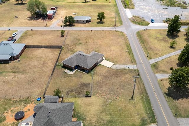 893 S Cemetery Road, Tuttle, OK 73089