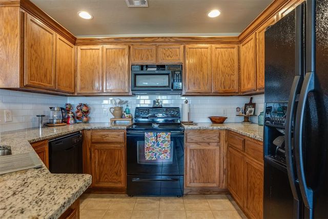 893 S Cemetery Road, Tuttle, OK 73089