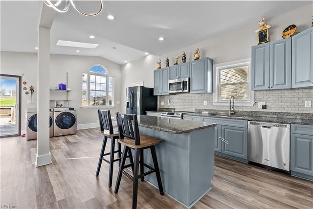 421 E Pembroke AVE, Hampton, VA 23669