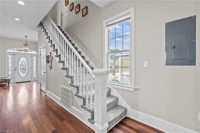 421 E Pembroke AVE, Hampton, VA 23669