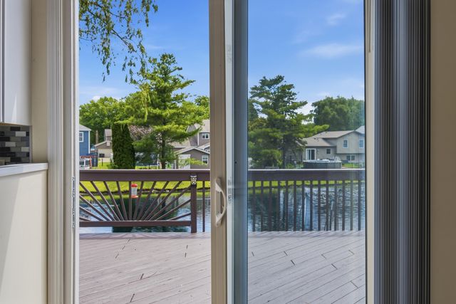 4003 Boone Creek Circle, Mchenry, IL 60050