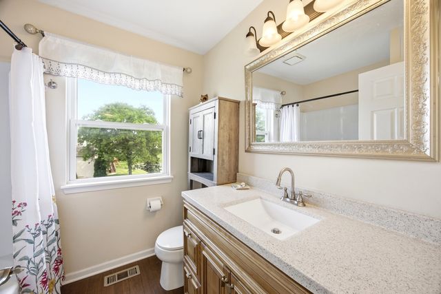 4003 Boone Creek Circle, Mchenry, IL 60050