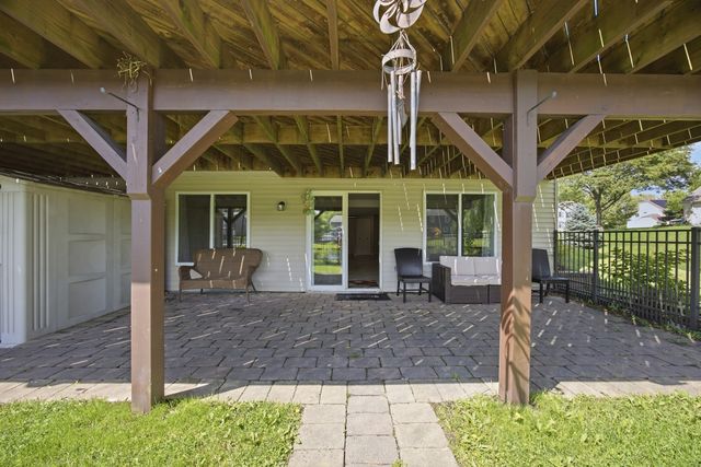 4003 Boone Creek Circle, Mchenry, IL 60050