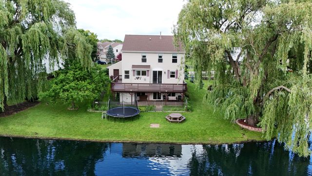 4003 Boone Creek Circle, Mchenry, IL 60050