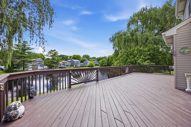 4003 Boone Creek Circle, Mchenry, IL 60050
