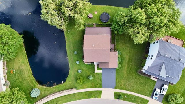4003 Boone Creek Circle, Mchenry, IL 60050