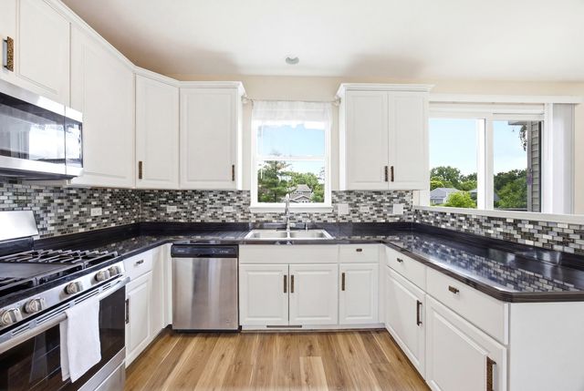 4003 Boone Creek Circle, Mchenry, IL 60050
