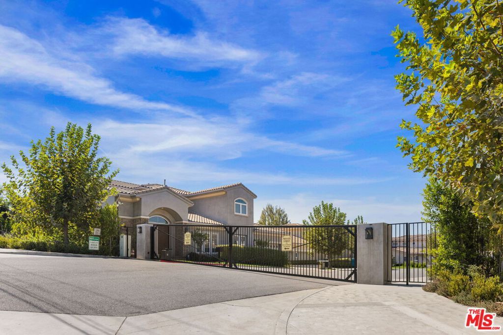 18322 Columbus Circle, Tarzana, CA 91356 — photo 3