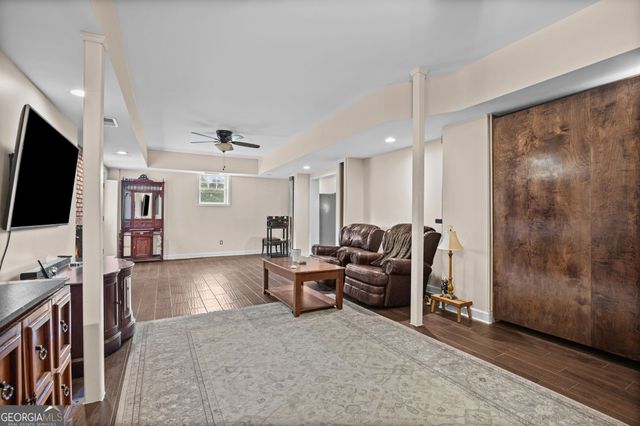 1040 Little River Way, Alpharetta, GA 30004