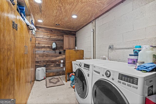 1040 Little River Way, Alpharetta, GA 30004