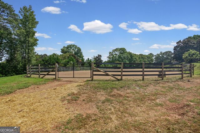 1040 Little River Way, Alpharetta, GA 30004