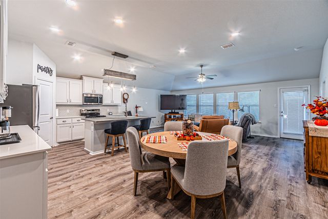 1032 Deer Valley Drive, Weatherford, TX 76087
