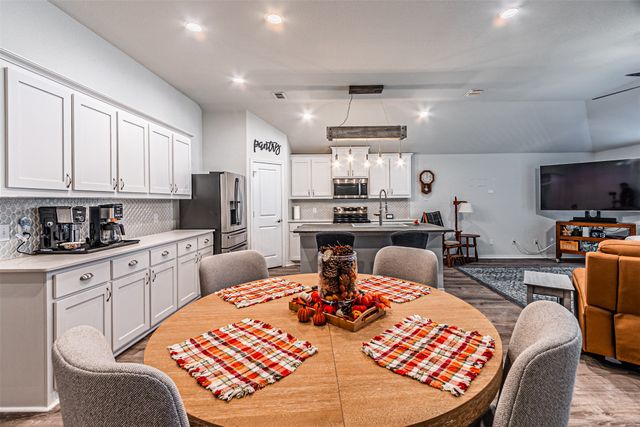 1032 Deer Valley Drive, Weatherford, TX 76087