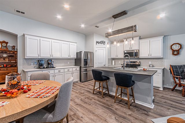 1032 Deer Valley Drive, Weatherford, TX 76087