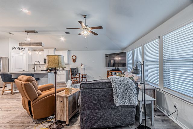 1032 Deer Valley Drive, Weatherford, TX 76087