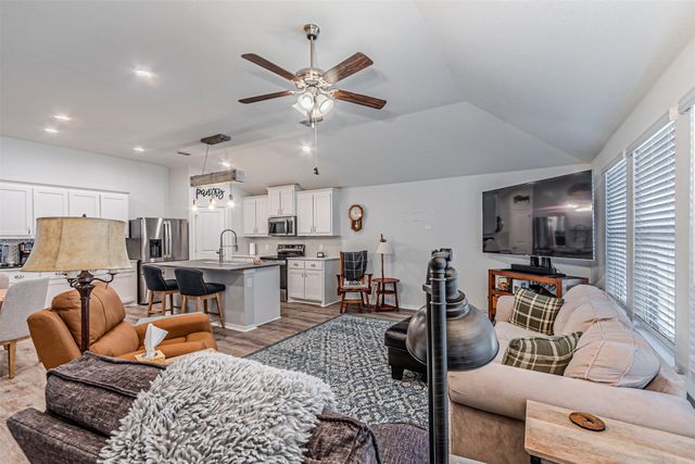 1032 Deer Valley Drive, Weatherford, TX 76087