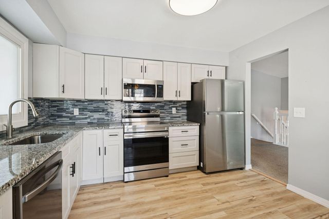 7733 Hampshire Avenue N, Brooklyn Park, MN 55445