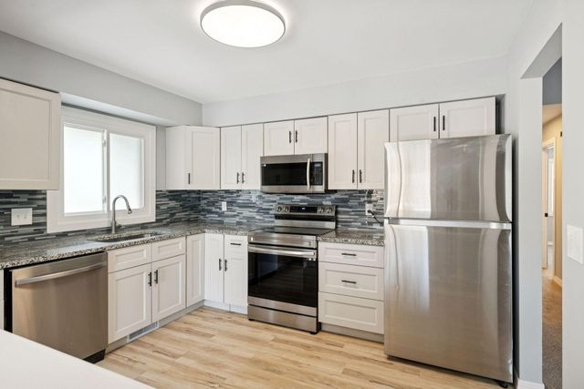 7733 Hampshire Avenue N, Brooklyn Park, MN 55445