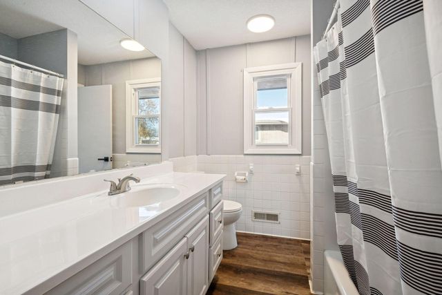 7733 Hampshire Avenue N, Brooklyn Park, MN 55445