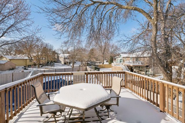 7733 Hampshire Avenue N, Brooklyn Park, MN 55445