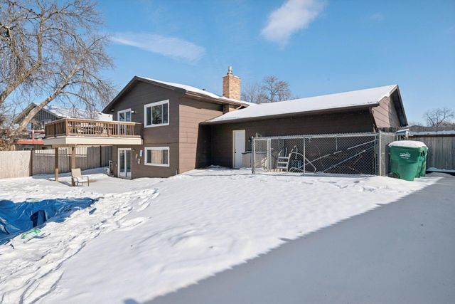 7733 Hampshire Avenue N, Brooklyn Park, MN 55445