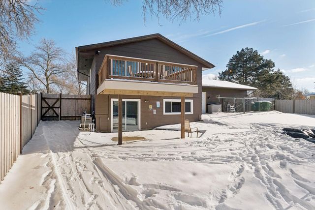 7733 Hampshire Avenue N, Brooklyn Park, MN 55445