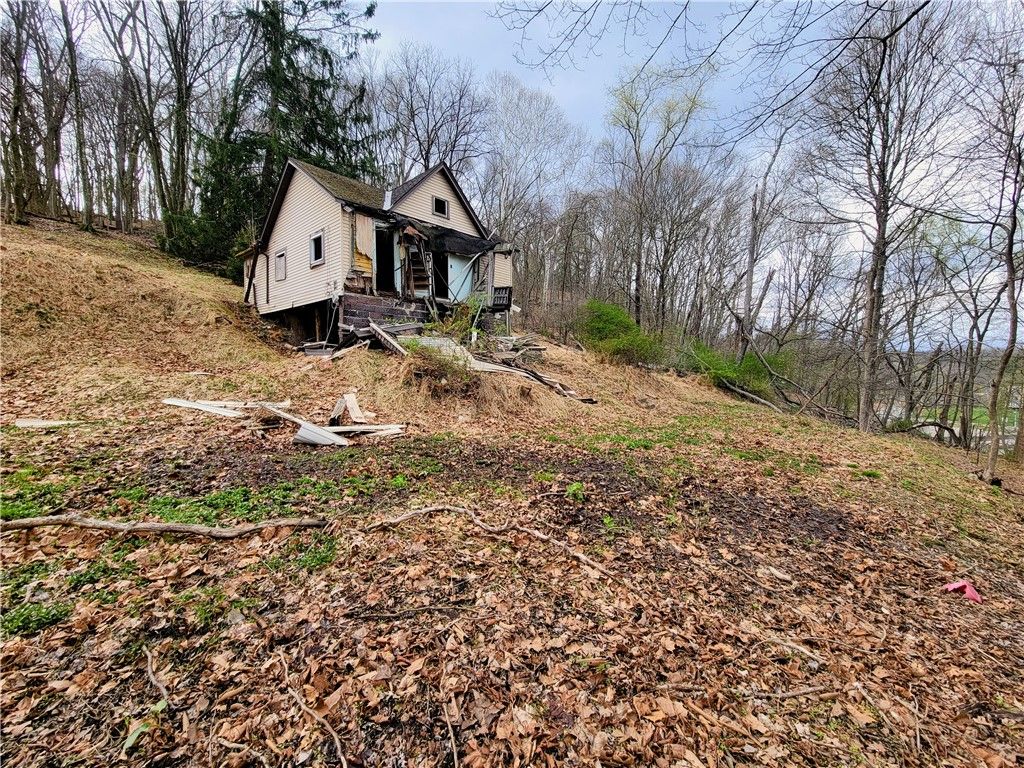 3867 Leslie Ave, Hampton, PA 15101