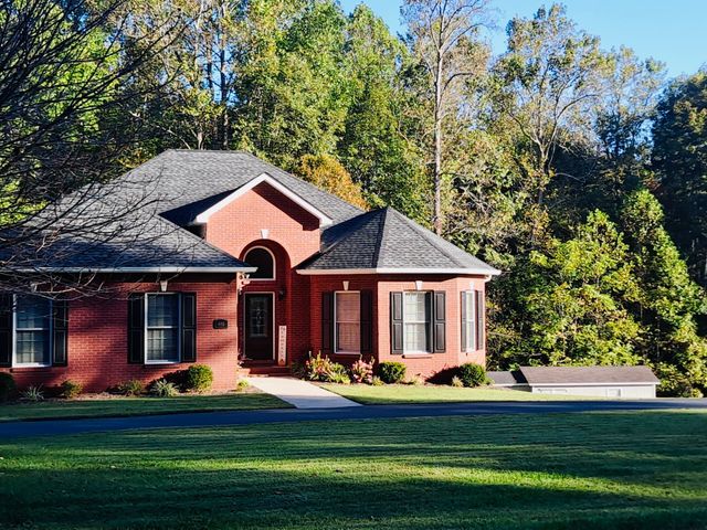 498 Dearman St, Smithville, TN 37166